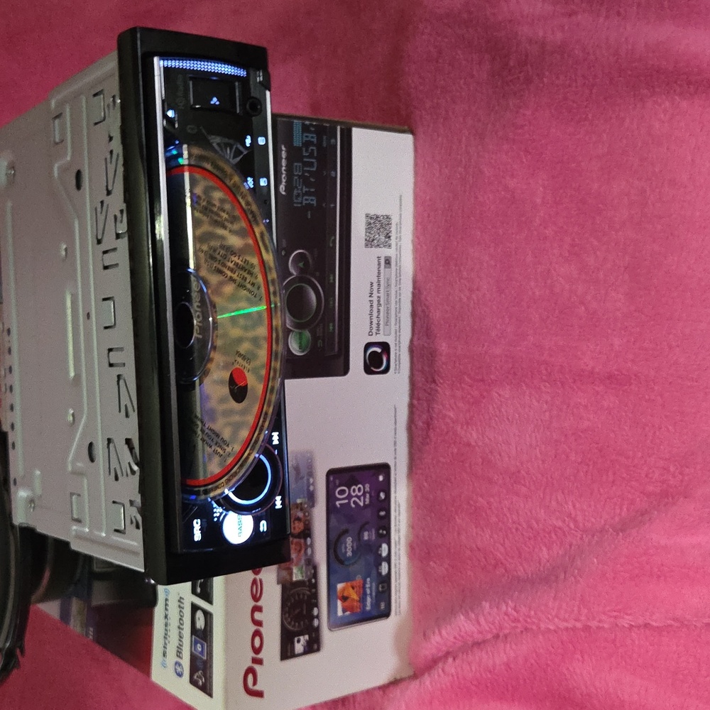 Pioneer DEH-S7200BHS Car Stereo - Black - Picture 6 of 10